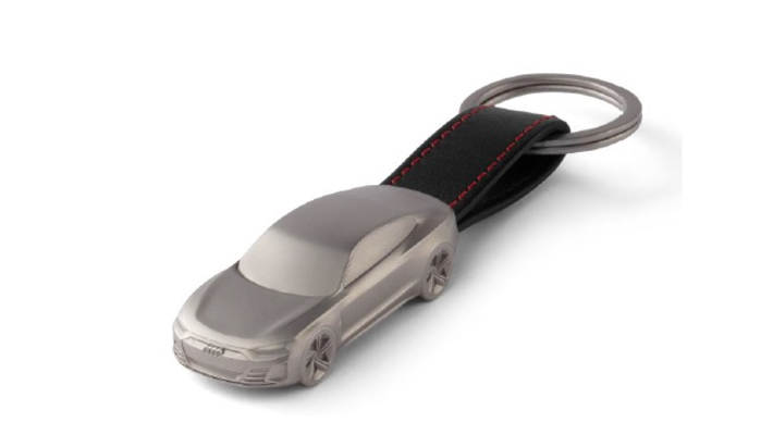 Přívěsek na klíče zdobený „autíčkem“ Audi e-tron GT, nerezová ocel